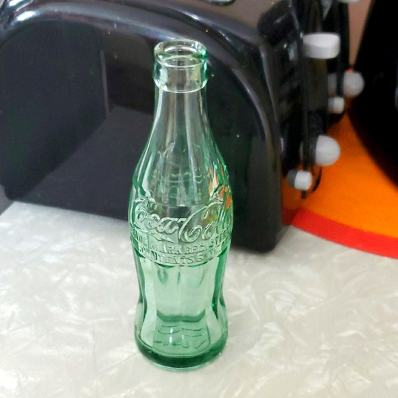 Vintage 1938-1951 CocaCola EMBOSSED Green Glass Bottle 6oz Collectible Retro - Picture 14 of 14